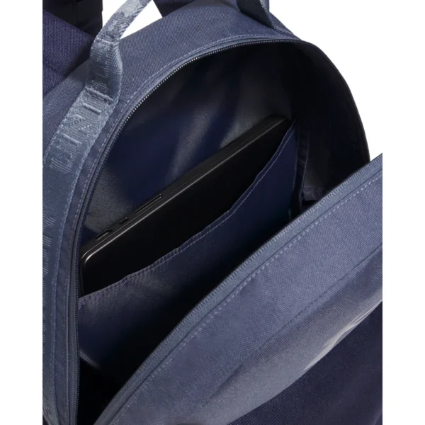 ⁦תיק גב Under Armour ספורטיבי עם תא למחשב נייד דגם Essential 25L⁩ – תמונה ⁦4⁩